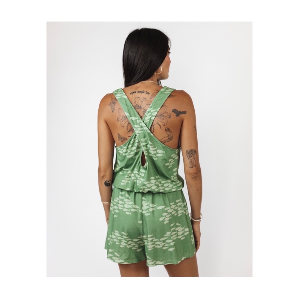 Fighting Eel Ava Sky Romper Jazzy in Pistachio Fish NWT - Picture 3 of 3